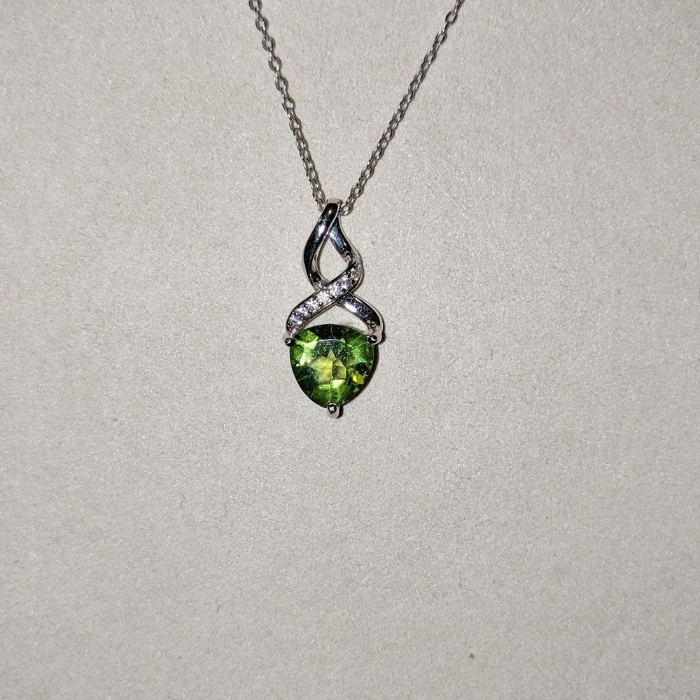 2.5 ctw Manchurian Peridot Necklace
